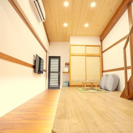 Lost Circle Homestay Tainan Luaran gambar